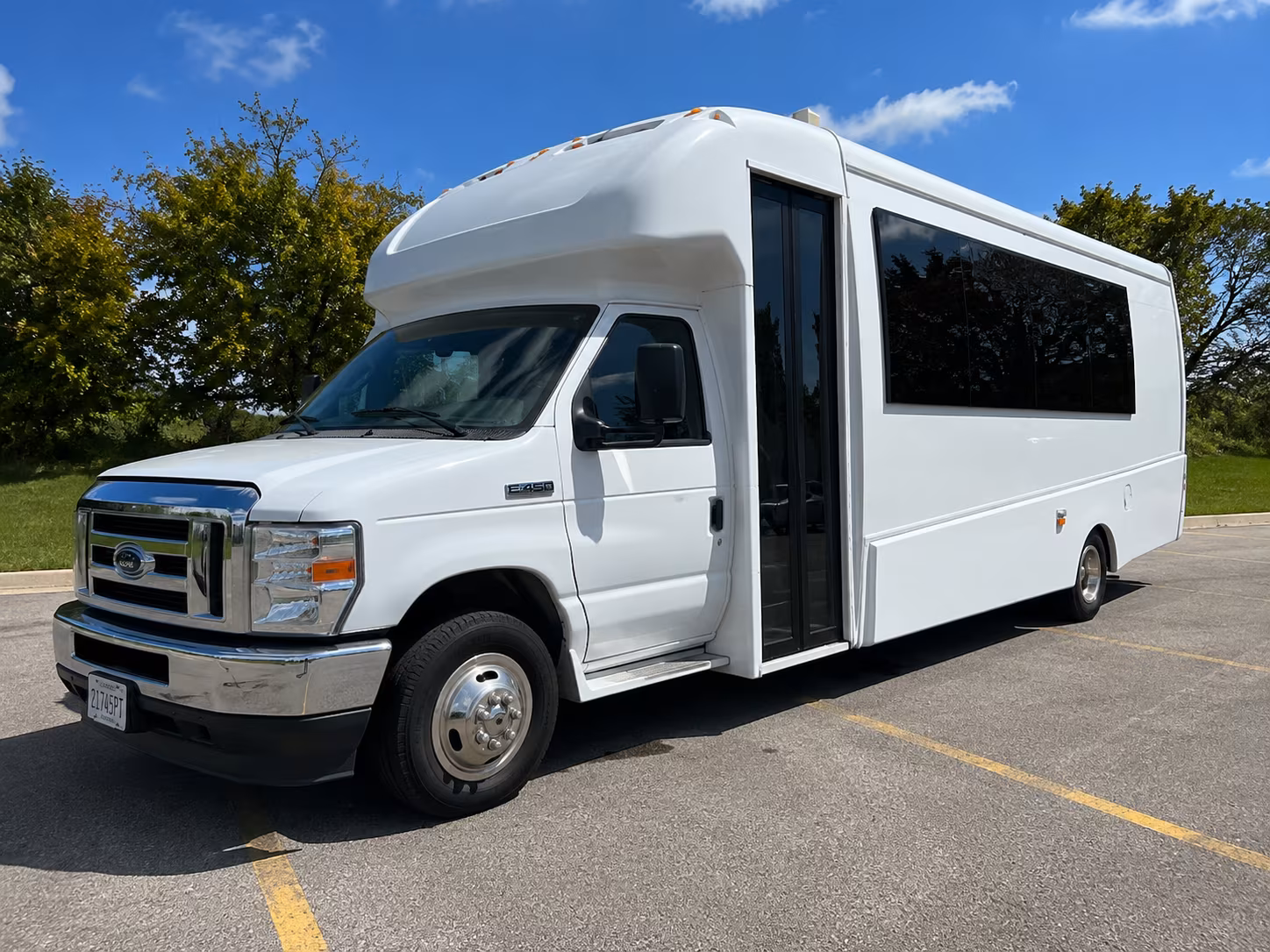 Jurupa Valley Birthday, Sweet 16, & Quinceañera Transportation party bus exterior