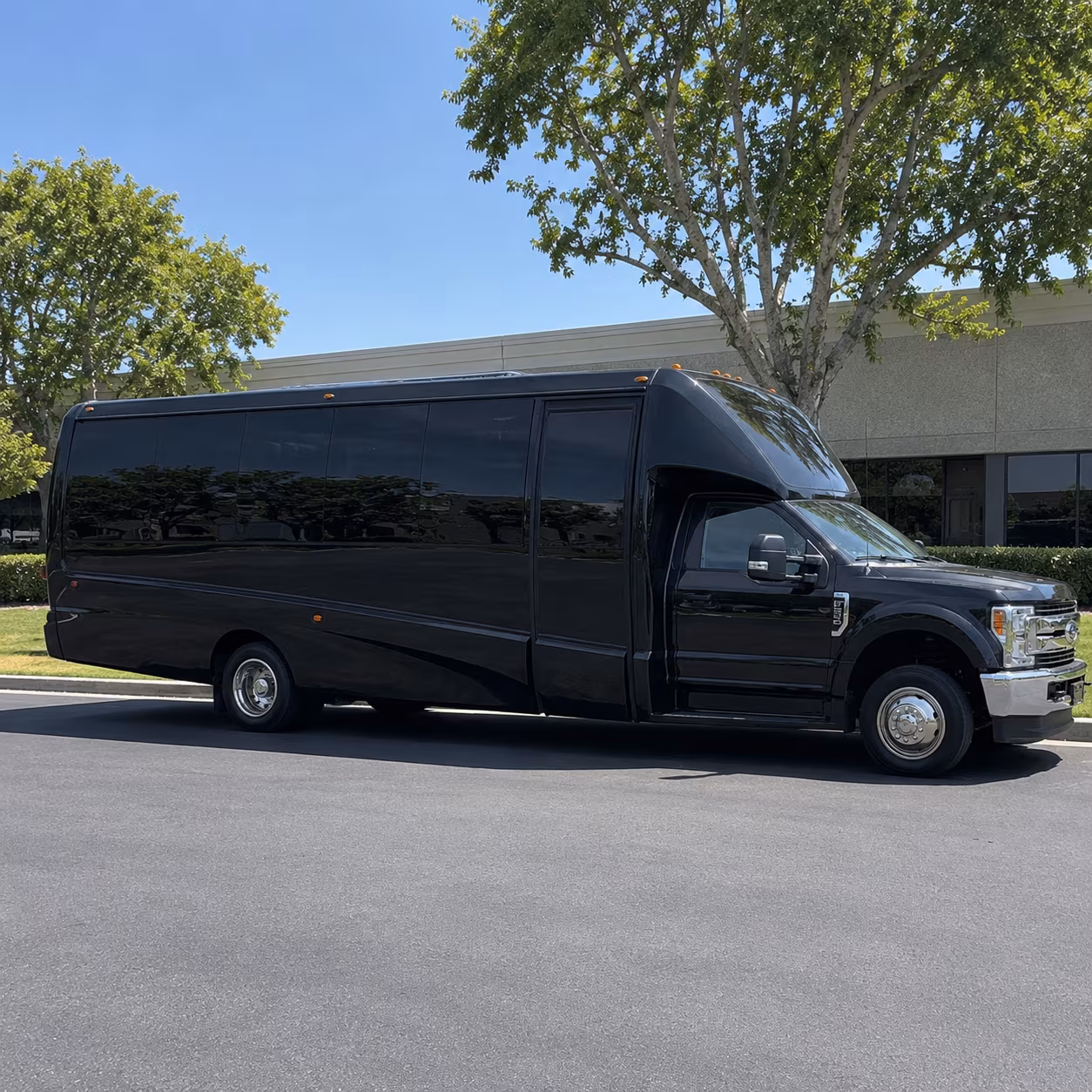 Rialto Winery Tour & Pub Crawl Transportation