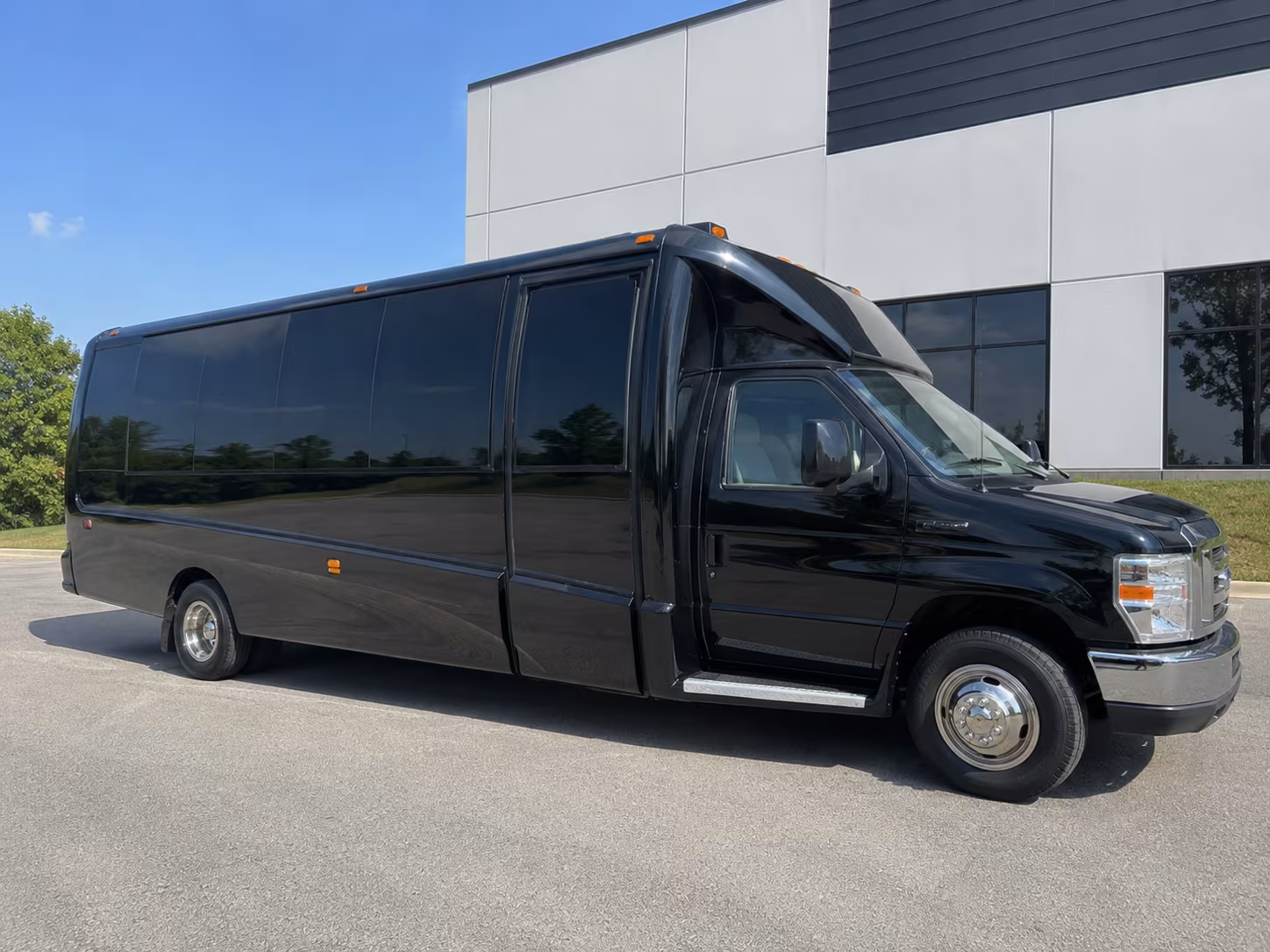 San Bernardino Birthday, Sweet 16, & Quinceañera Party Bus Rentals